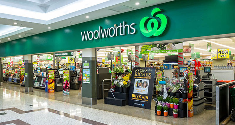 Brave Shopper Stops Attack On Woolworths Worker Watch The Shocking 