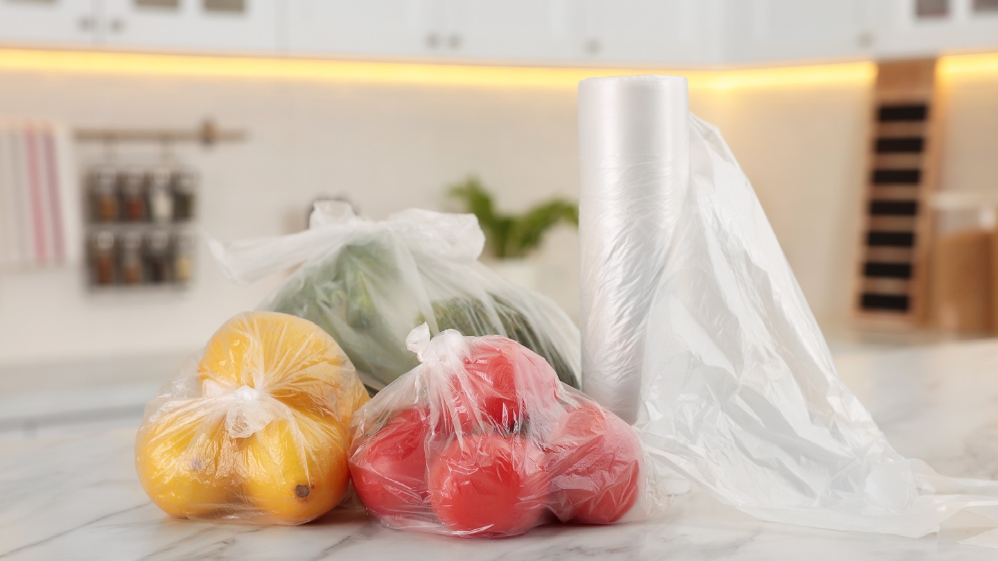 Newsom signs law banning plastic shopping bags at supermarkets